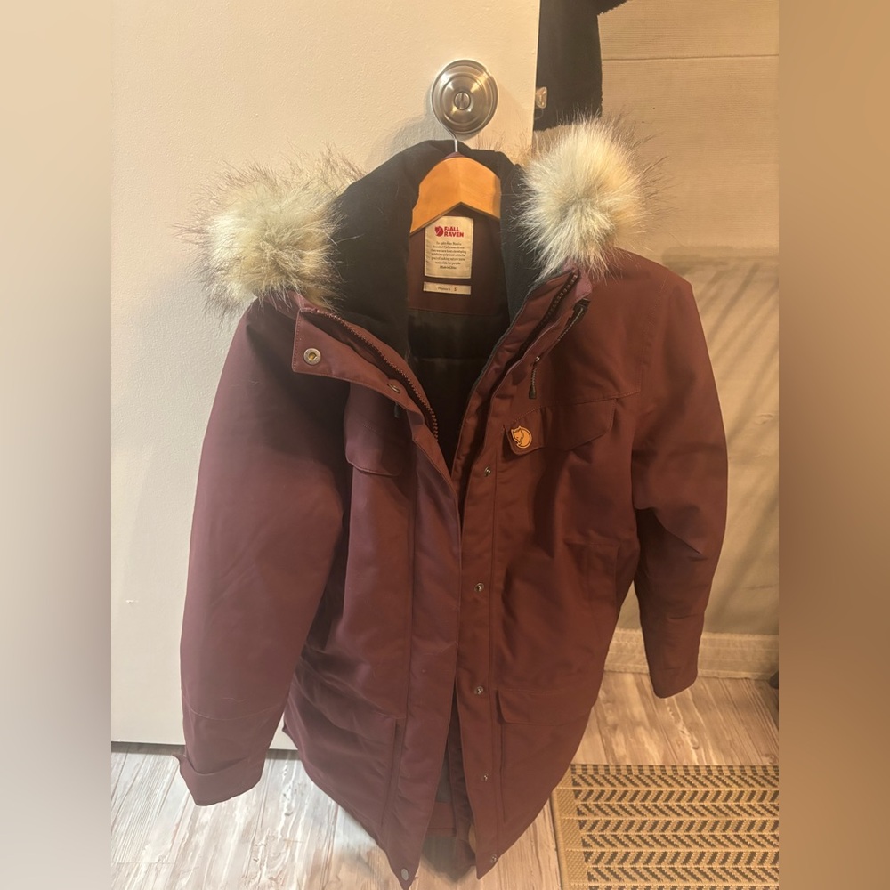 FjallRaven Womans Nuuk parka - ladies size small